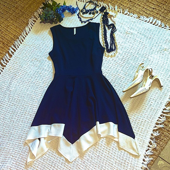 Chocolate Dresses & Skirts - Chocolate USA Navy blue & white fit n flare dress with handkerchief hem sz M/L